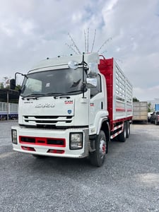 ISUZU FVM 300แรงม้า รถบรรทุก 10ล้อ กระบะคอกสูง ปี2017 เลขไมล์น้อยกว่า 500,000 กม.
