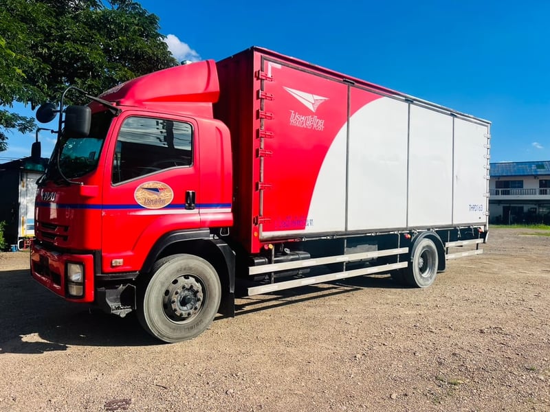 ISUZU FTR 240แรงม้า รถบรรทุก 6ล้อ ตู้แห้ง ปี2018 ISUZU FTR 240แรงม้า รถบรรทุก 6ล้อ ตู้แห้ง ปี2018