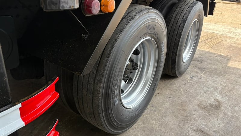 HINO FL 260แรงม้า รถบรรทุก 10ล้อ กระบะเหล็ก ปี2020 HINO FL 260แรงม้า รถบรรทุก 10ล้อ กระบะเหล็ก ปี2020