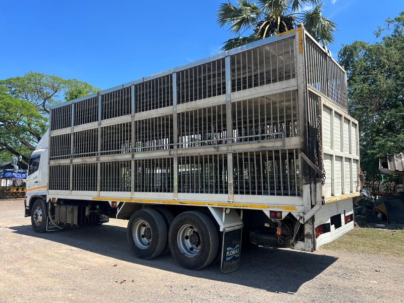 HINO FL 212แรงม้า รถบรรทุก 10ล้อ กระบะเหล็ก ปี2013 เลขไมล์น้อยกว่า 500,000 กม. HINO FL 212แรงม้า รถบรรทุก 10ล้อ กระบะเหล็ก ปี2013 เลขไมล์น้อยกว่า 500,000 กม.