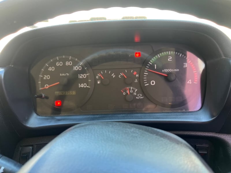 HINO FL 212แรงม้า รถบรรทุก 10ล้อ กระบะเหล็ก ปี2013 เลขไมล์น้อยกว่า 500,000 กม. HINO FL 212แรงม้า รถบรรทุก 10ล้อ กระบะเหล็ก ปี2013 เลขไมล์น้อยกว่า 500,000 กม.