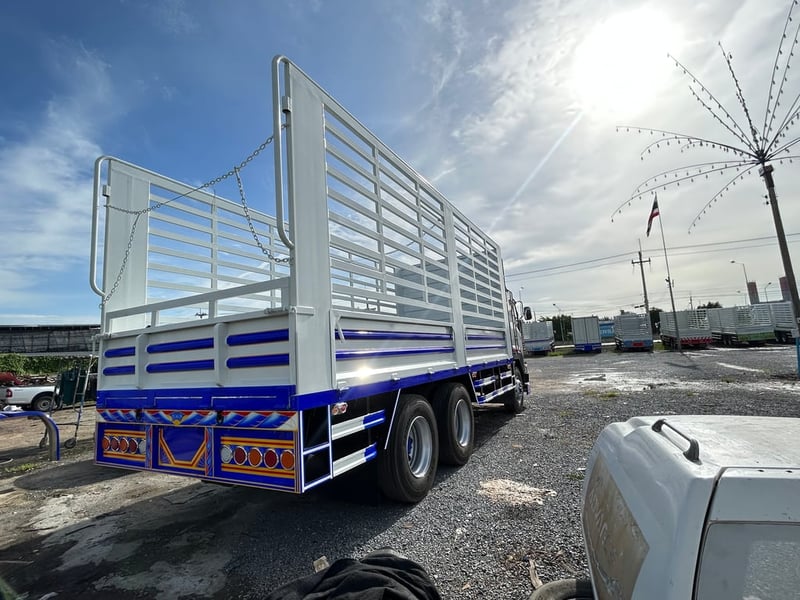 10ล้อIsuzuรุ่นfvm300แรง