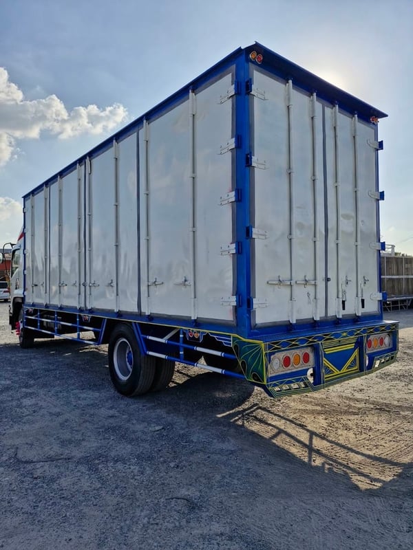 ISUZU FTR 240แรงม้า รถบรรทุก 6ล้อ ตู้แห้ง ปี2011 เลขไมล์น้อยกว่า 500,000 กม.