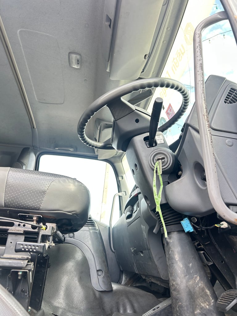 ISUZU FVM 300แรงม้า รถบรรทุก 10ล้อ กระบะคอกสูง ปี2014 เลขไมล์น้อยกว่า 500,000 กม. ISUZU FVM 300แรงม้า รถบรรทุก 10ล้อ กระบะคอกสูง ปี2014 เลขไมล์น้อยกว่า 500,000 กม.