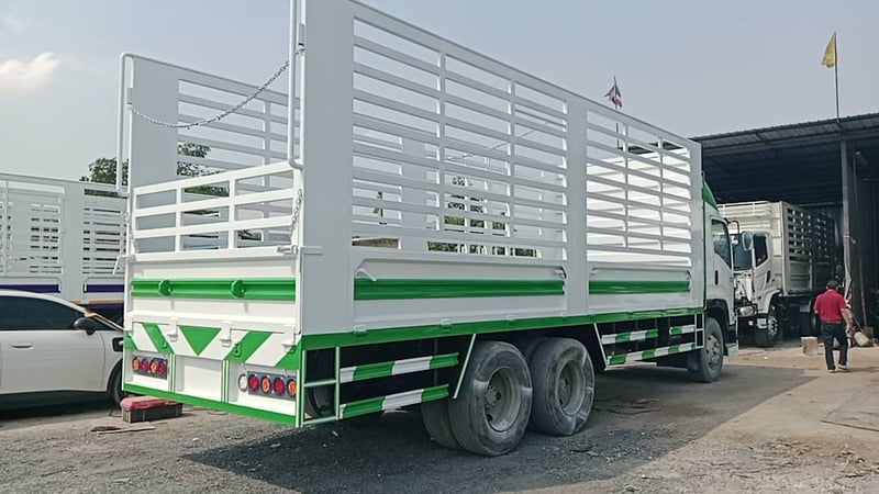 ISUZU FVM 240แรงม้า รถบรรทุก 10ล้อ กระบะคอกสูง ปี2011