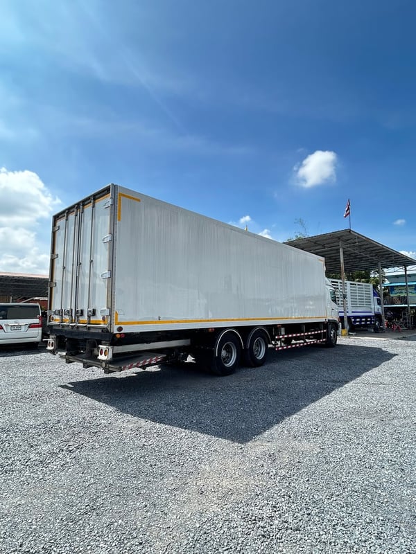 HINO FL 260แรงม้า รถบรรทุก 10ล้อ ตู้เย็น ปี2016 เลขไมล์น้อยกว่า 500,000 กม.