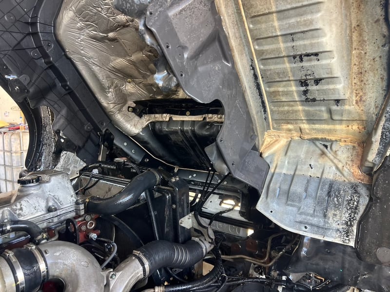 HINO FL 212แรงม้า รถบรรทุก 10ล้อ กระบะเหล็ก ปี2013 เลขไมล์น้อยกว่า 500,000 กม. HINO FL 212แรงม้า รถบรรทุก 10ล้อ กระบะเหล็ก ปี2013 เลขไมล์น้อยกว่า 500,000 กม.