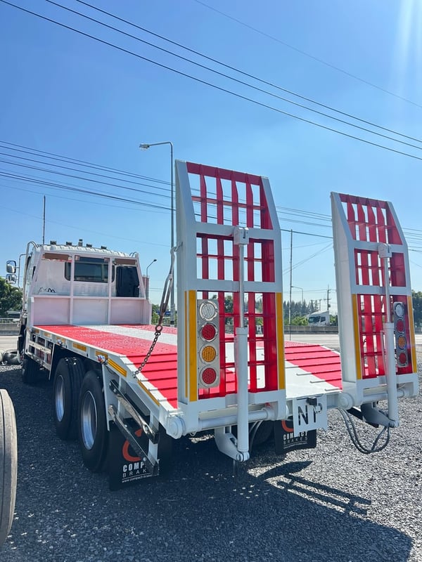 ISUZU FXZ 360แรงม้า รถบรรทุก 10ล้อ พื้นเรียบ ปี2013 เลขไมล์น้อยกว่า 500,000 กม.