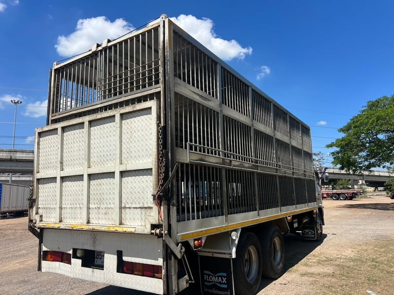 HINO FL 212แรงม้า รถบรรทุก 10ล้อ กระบะเหล็ก ปี2013 เลขไมล์น้อยกว่า 500,000 กม. HINO FL 212แรงม้า รถบรรทุก 10ล้อ กระบะเหล็ก ปี2013 เลขไมล์น้อยกว่า 500,000 กม.