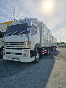 ISUZU FXZ 360แรงม้า รถบรรทุก 10ล้อ คอกสูง ปี2013 เลขไมล์น้อยกว่า 500,000 กม.
