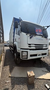 ISUZU FTR 240แรงม้า รถบรรทุก 6ล้อ ตู้แห้ง ปี2019 เลขไมล์น้อยกว่า 500,000 กม.