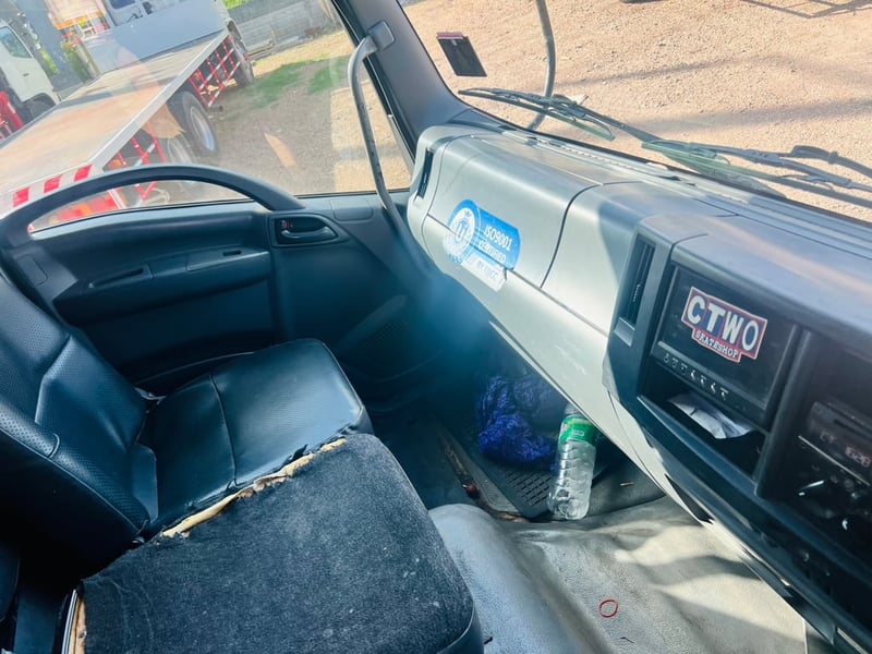 ISUZU FTR 240แรงม้า รถบรรทุก 6ล้อ ตู้แห้ง ปี2018 ISUZU FTR 240แรงม้า รถบรรทุก 6ล้อ ตู้แห้ง ปี2018