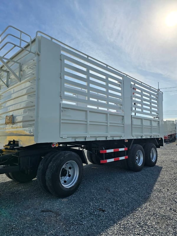 ISUZU FXZ 360แรงม้า รถบรรทุก 10ล้อ คอกสูง ปี2013 เลขไมล์น้อยกว่า 500,000 กม.