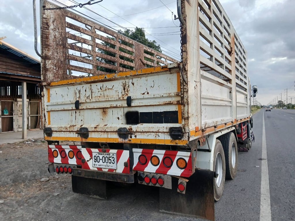 HINO FL 260แรงม้า รถบรรทุก 10ล้อ กระบะคอกสูง ปี2016 เลขไมล์น้อยกว่า 500,000 กม.