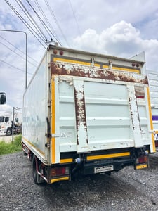 ISUZU NPR 150แรงม้า รถบรรทุก 6ล้อ ตู้แห้ง ปี2013 เลขไมล์น้อยกว่า 500,000 กม.