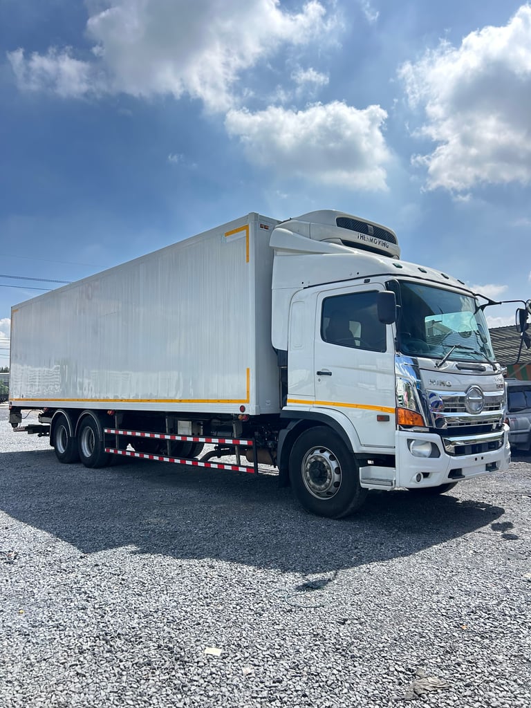 HINO FL 260แรงม้า รถบรรทุก 10ล้อ ตู้เย็น ปี2016 เลขไมล์น้อยกว่า 500,000 กม.