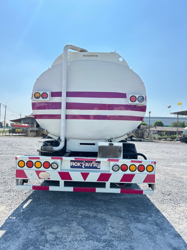 ISUZU FVM 240แรงม้า รถบรรทุก 10ล้อ บรรทุกน้ำ ISUZU FVM 240แรงม้า รถบรรทุก 10ล้อ บรรทุกน้ำ