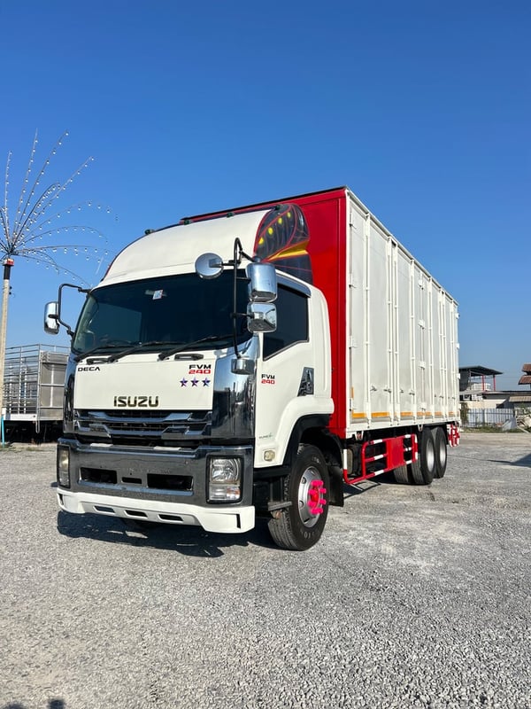 ISUZU FVM 240แรงม้า รถบรรทุก 10ล้อ ตู้แห้ง ปี2009 เลขไมล์น้อยกว่า 500,000 กม.