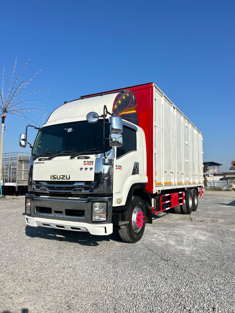 ISUZU FVM 240แรงม้า รถบรรทุก 10ล้อ ตู้แห้ง ปี2009 เลขไมล์น้อยกว่า 500,000 กม.