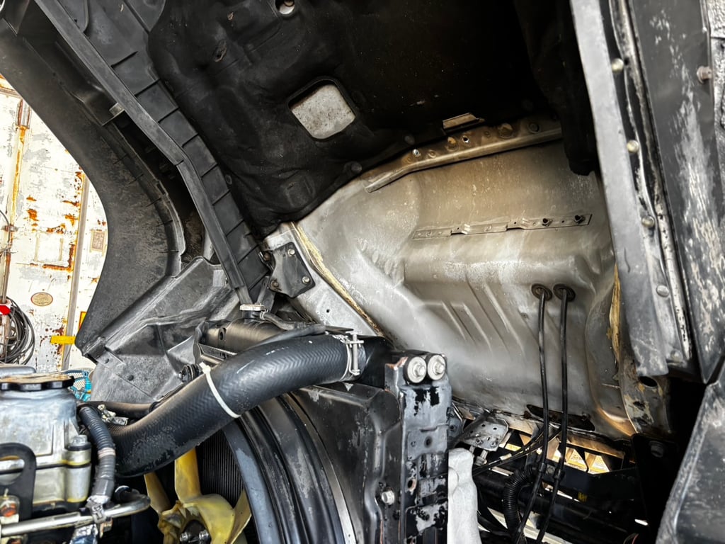 ISUZU FVM 300แรงม้า รถบรรทุก 10ล้อ ตู้แห้ง ปี2016 เลขไมล์น้อยกว่า 500,000 กม.