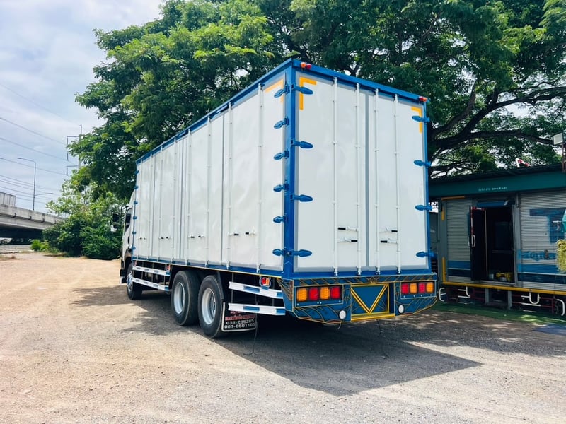 ISUZU FVM 240แรงม้า รถบรรทุก 10ล้อ กระบะคอกสูง ปี2013 เลขไมล์น้อยกว่า 500,000 กม. ISUZU FVM 240แรงม้า รถบรรทุก 10ล้อ กระบะคอกสูง ปี2013 เลขไมล์น้อยกว่า 500,000 กม.