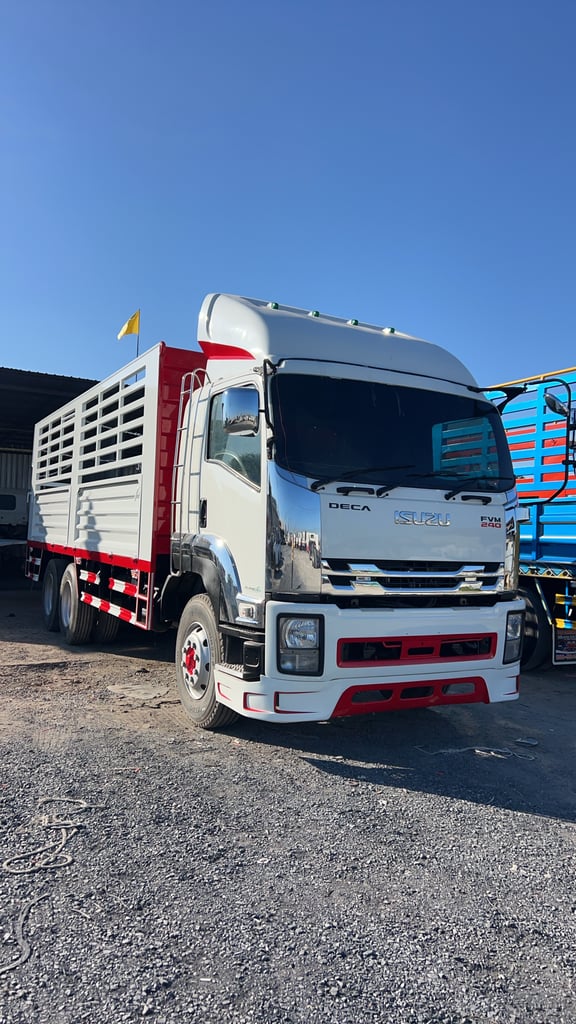 ISUZU FVM 300แรงม้า รถบรรทุก 10ล้อ กระบะคอกสูง ปี2017 เลขไมล์น้อยกว่า 500,000 กม.