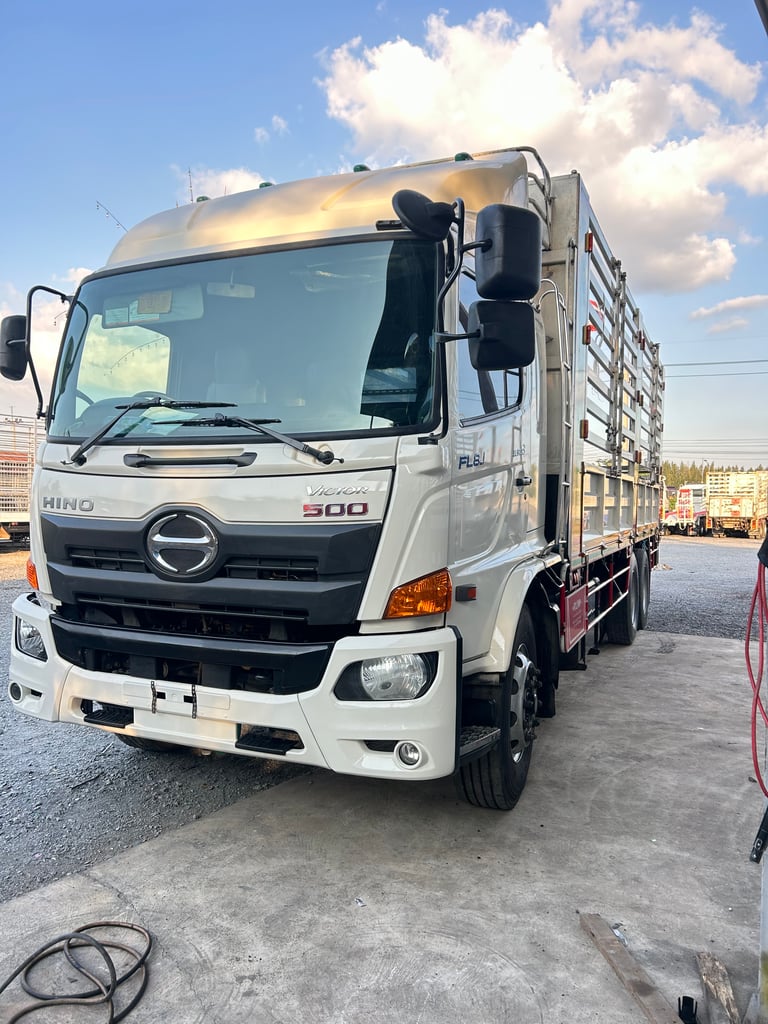 HINO FL 260แรงม้า รถบรรทุก 10ล้อ กระบะคอกสูง ปี2018 เลขไมล์น้อยกว่า 500,000 กม.