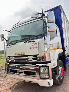 ISUZU FVM 240แรงม้า รถบรรทุก 10ล้อ ตู้แห้ง ปี2009 เลขไมล์น้อยกว่า 500,000 กม.
