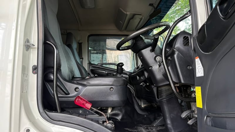 HINO FL 260แรงม้า รถบรรทุก 10ล้อ หัวลาก เฉพาะหัว ปี2020 เลขไมล์น้อยกว่า 500,000 กม. HINO FL 260แรงม้า รถบรรทุก 10ล้อ หัวลาก เฉพาะหัว ปี2020 เลขไมล์น้อยกว่า 500,000 กม.