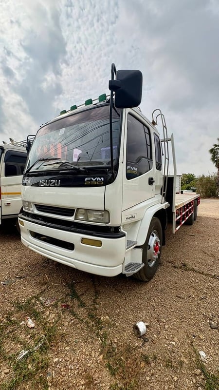 ISUZU FVM 230แรงม้า รถบรรทุก 10ล้อ พื้นเรียบ ปี2008 เลขไมล์น้อยกว่า 500,000 กม.