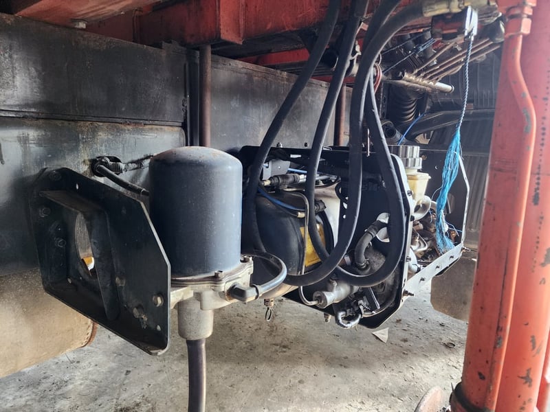 รถบรรทุก 6ล้อ HINO FG 220 ปี2547 กะบะเหล็กติดเครนเฮี๊ยบ สนใจติดต่อสอบถาม 089-4625982