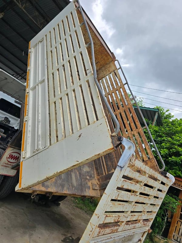 HINO FG 212แรงม้า รถบรรทุก 6ล้อ ดั้มพ์ ปี2013 สนใจติดต่อสอบถามได้ 089-4625982 HINO FG 212แรงม้า รถบรรทุก 6ล้อ ดั้มพ์ ปี2013 สนใจติดต่อสอบถามได้ 089-4625982