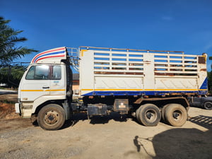 NISSAN UD CWM 330แรงม้า รถบรรทุก 10ล้อ ดั้มพ์ ปี2012 เลขไมล์น้อยกว่า 500,000 กม.