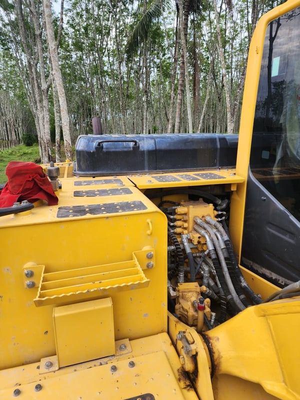 ขายรถแบคโฮ KOMATSU PC 130-10MO ขายรถแบคโฮ KOMATSU PC 130-10MO