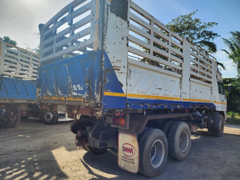 NISSAN UD CWM 330แรงม้า รถบรรทุก 10ล้อ ดั้มพ์ ปี2012 เลขไมล์น้อยกว่า 500,000 กม.