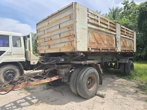 ลูกพ่วงดั้มสองเพลา สามมิตร ปี2548 สนใจติดต่อสอบถาม 089-4625982