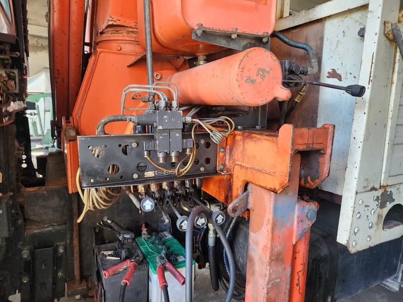 รถบรรทุก 6ล้อ HINO FG 220 ปี2547 กะบะเหล็กติดเครนเฮี๊ยบ สนใจติดต่อสอบถาม 089-4625982