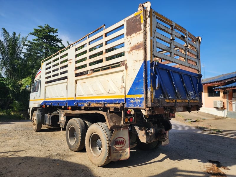 NISSAN UD CWM 330แรงม้า รถบรรทุก 10ล้อ ดั้มพ์ ปี2012 เลขไมล์น้อยกว่า 500,000 กม.