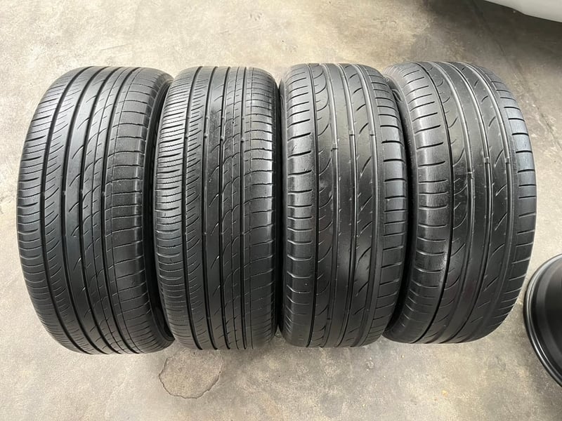 ล้อกระทะ 6รู139 Toyota ขอบ 17 สีบอร์น แถมยาง 215-55-17 ปี 21