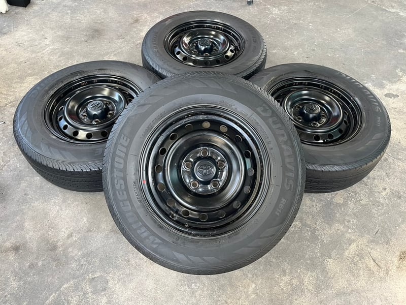 ล้อกระทะ 5รู114 Toyota ขอบ 15 สีดำ แถมยาง 205-70-15 Bridgestone ปี 19 