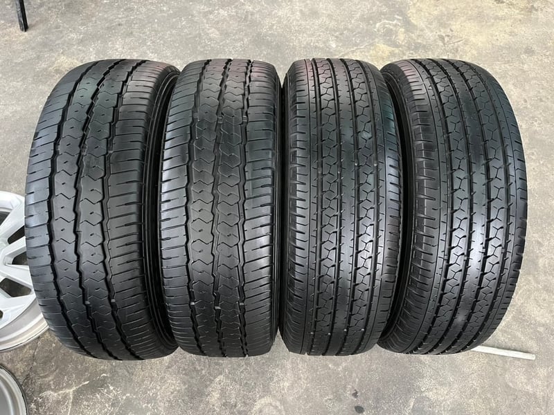 ล้อแม็กพร้อมยาง 6รู139 Toyota ขอบ 15 ใส่กับ รถตู้ Commuter 6รู139 ได้เลย ล้อแม็กพร้อมยาง 6รู139 Toyota ขอบ 15 ใส่กับ รถตู้ Commuter 6รู139 ได้เลย