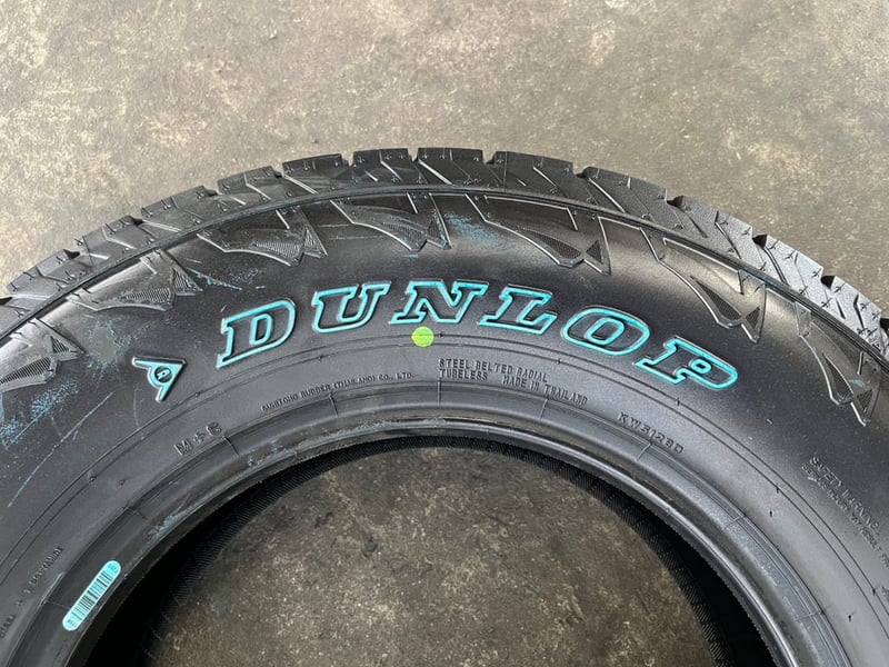 ยางใหม่ 245-70-16 Dunlop (แก้มขาว) ปลายปี 25 ใหม่กริ๊บ