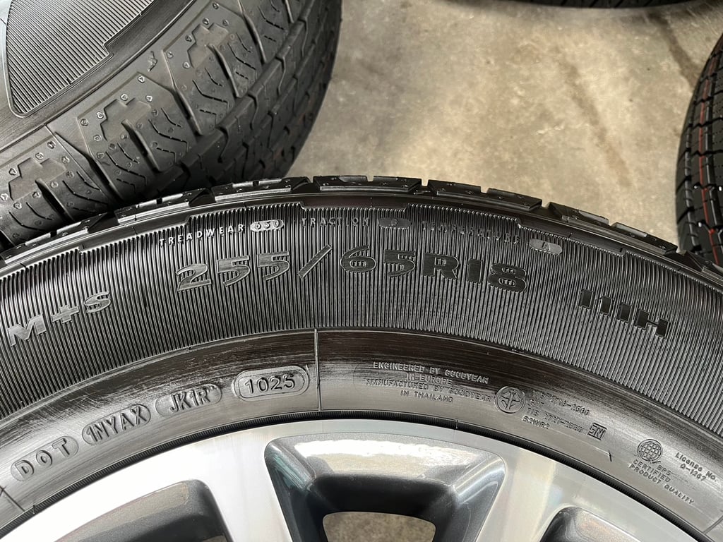 ล้อแม็กป้ายแดง Ford Everest รุ่นใหม่ล่าสุด ขอบ 18 พร้อมยางใหม่ป้ายแดง 255-65-18 Goodyear ปี 25 ล้อแม็กป้ายแดง Ford Everest รุ่นใหม่ล่าสุด ขอบ 18 พร้อมยางใหม่ป้ายแดง 255-65-18 Goodyear ปี 25