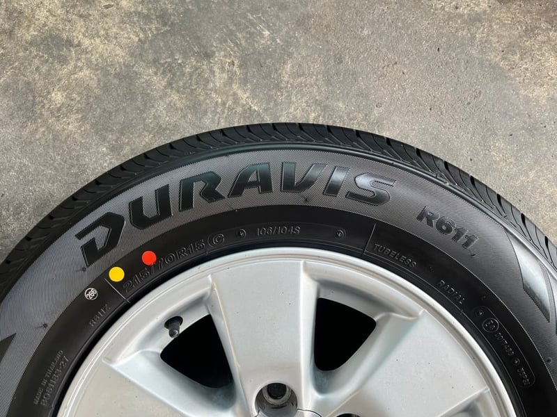 ล้อแม็ก 6รู139 Toyota ขอบ 15 พร้อมยางใหม่ 215-70-15 Bridgestone ปี 26