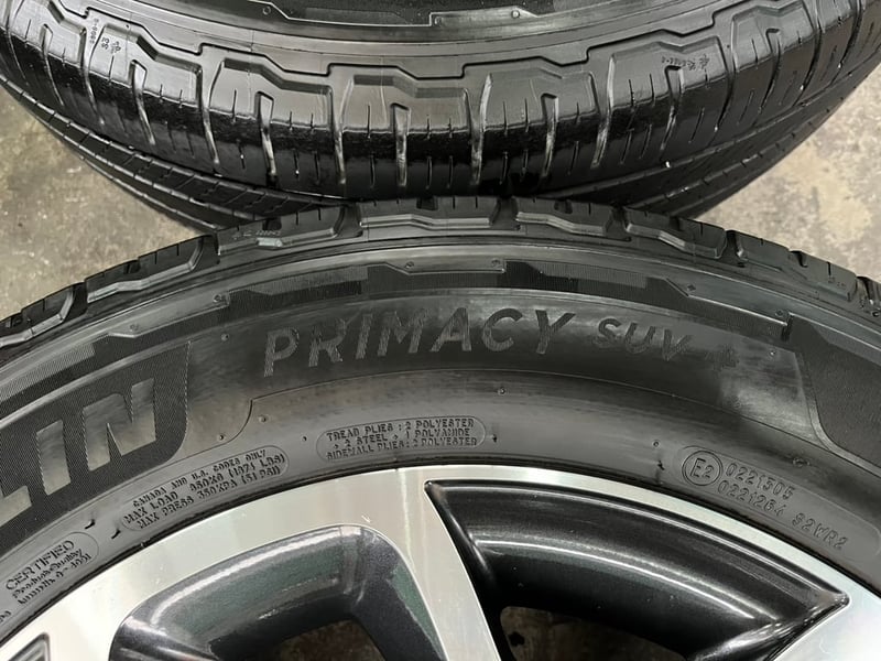 ล้อแม็ก 5รู100 Subaru XV ขอบ 17 ดำหน้าเงา พร้อมยาง 235-60-17 Michelin ปี 22