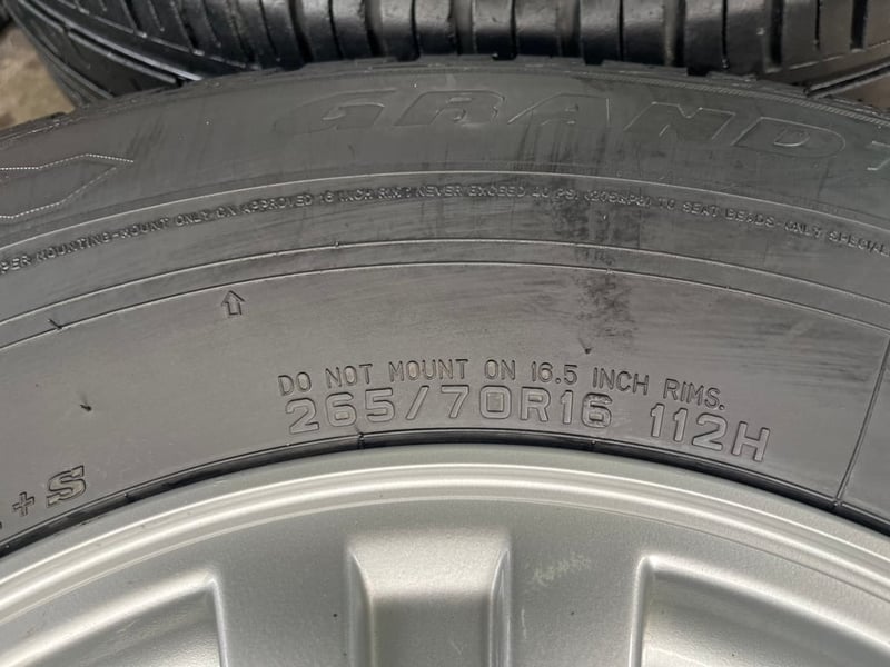 ล้อแม็ก 6รู139 Mitsu Pajero ขอบ 16 แถมยาง 265-70-16 Dunlop ปี 20