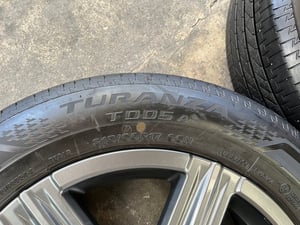 ล้อแม็ก Honda HRV ขอบ 17 พร้อมยาง 265-60-17 Bridgestone ปี 23 ล้อแม็ก Honda HRV ขอบ 17 พร้อมยาง 265-60-17 Bridgestone ปี 23
