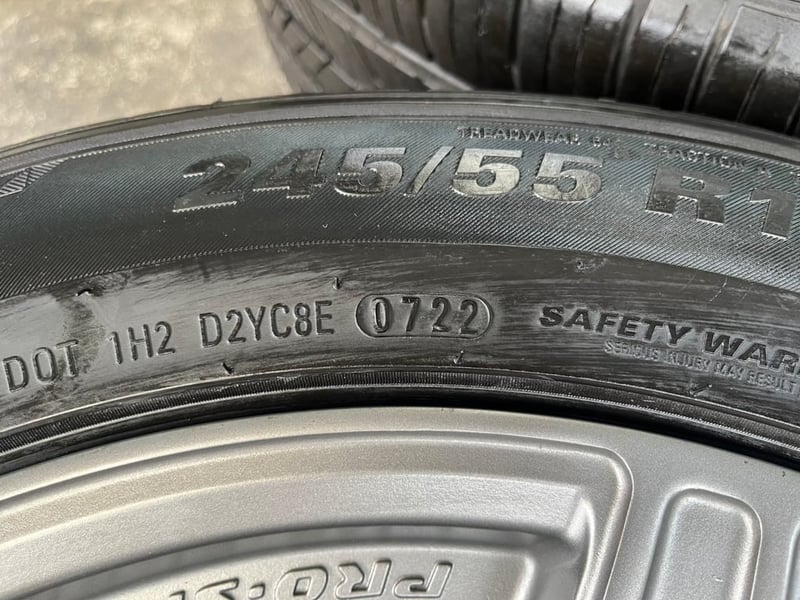 ล้อแม็กแต่ง 5รู114 SHOGUN ขอบ 17 สีเทา พร้อมยาง 245-55-17 KUMHO ปี 22 ล้อแม็กแต่ง 5รู114 SHOGUN ขอบ 17 สีเทา พร้อมยาง 245-55-17 KUMHO ปี 22