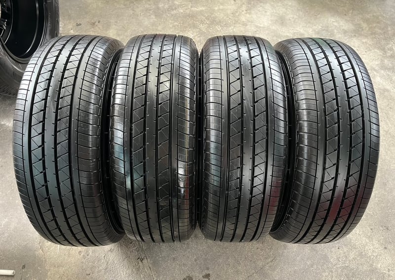 ล้อแม็กป้ายแดง 5รู114 Toyota Revo ขอบ 16 พร้อมยางป้ายแดง 235-65-16 Yokohama ปี 25