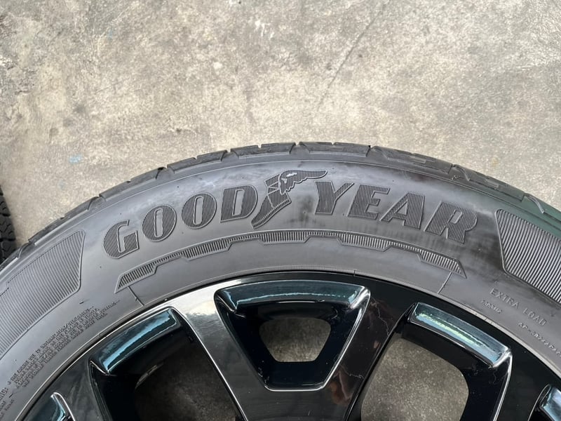 ล้อแม็ก Ford Everest Next-Gen Sport ขอบ 20 สีดำ พร้อมยาง 255-55-20 GoodYear ปลายปี 22